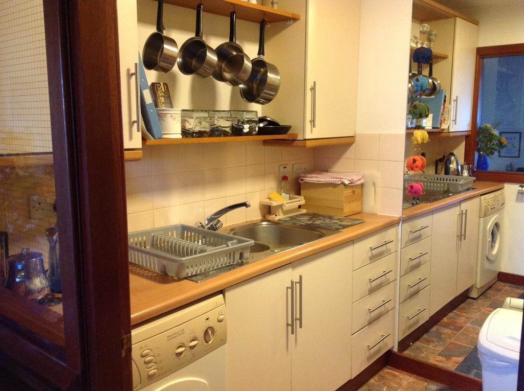 Connel Court Apartments Инвернесс Номер фото